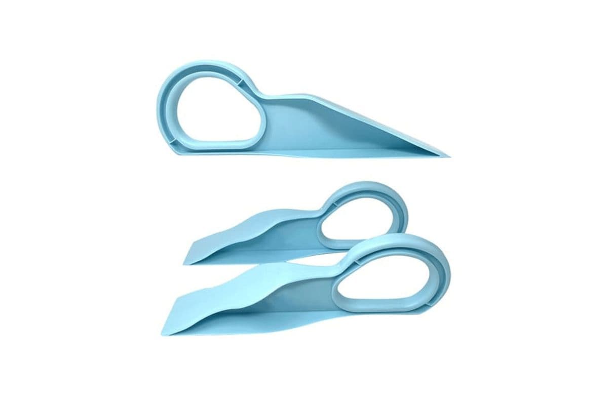 A blue triangular device for lifting mattresses